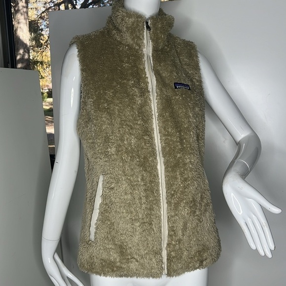 Patagonia Sz L Beige Women's Los Gatos Fleece Tan Fuzzy Zip Vest - Picture 1 of 8